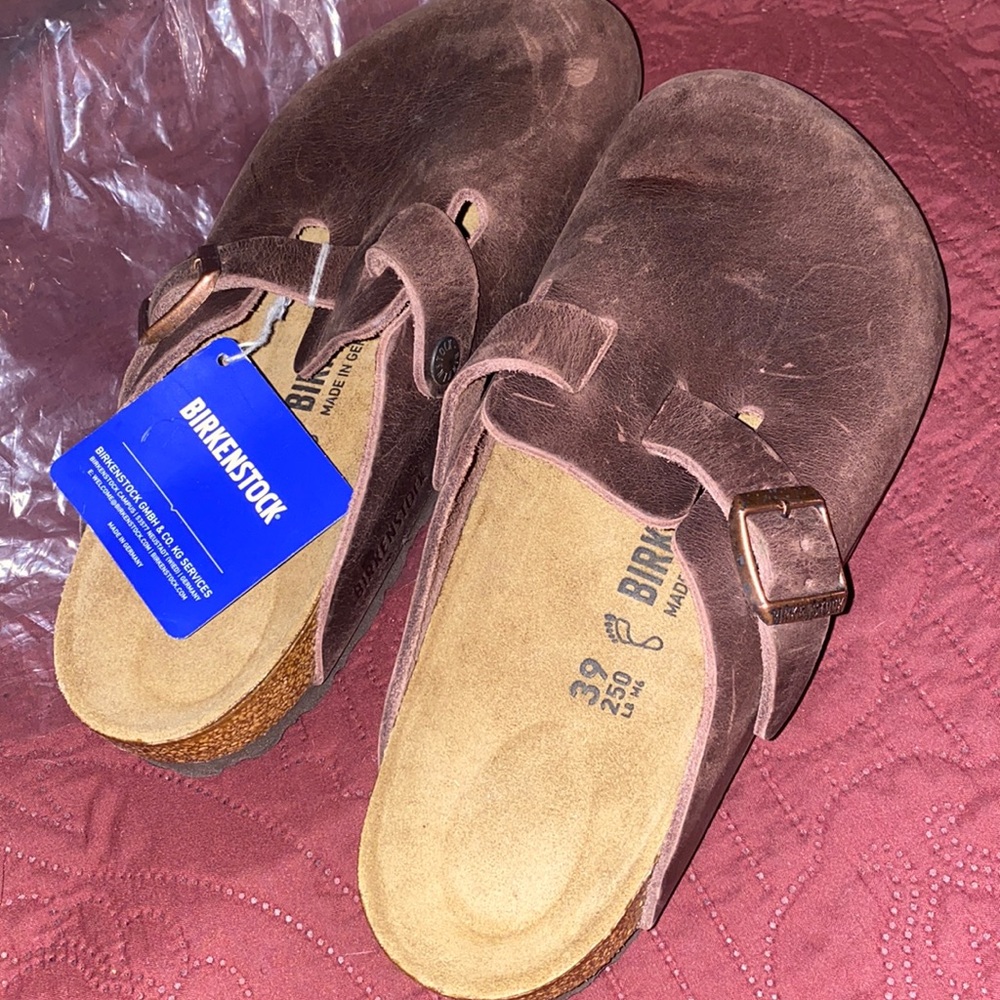 NWT BIRKENSTOCK LEATHER CLOGS